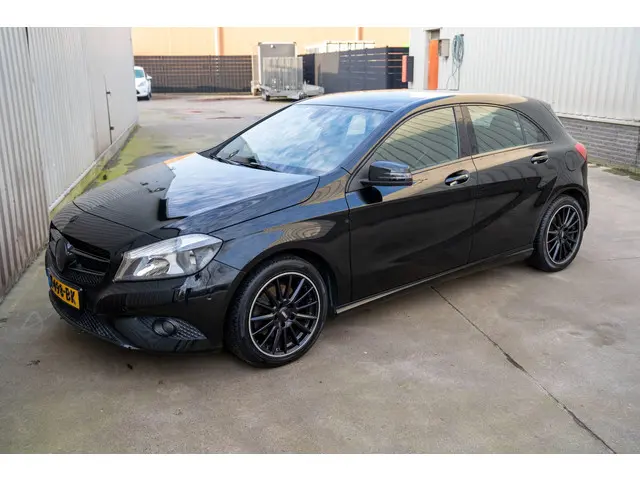 Mercedes-Benz A-Klasse 180 Prestige 2015 Benzine 8
