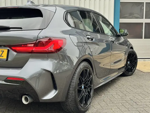 BMW 1 Serie 118d M-Pakket / Virtual / 2019 Diesel 5