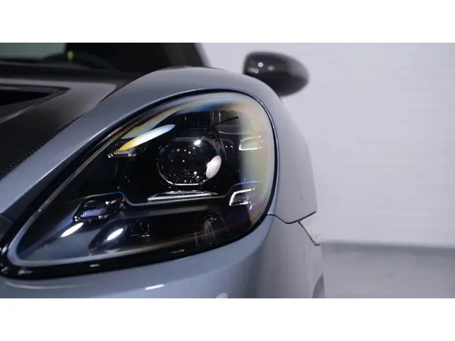 Porsche 718 Spyder RS 2024 Benzine 16