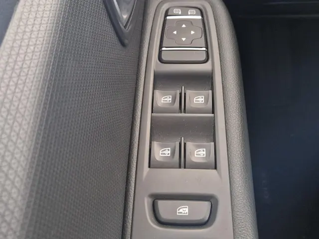 Renault Clio Estate 0.9 TCe Limited 2018 Benzine 18
