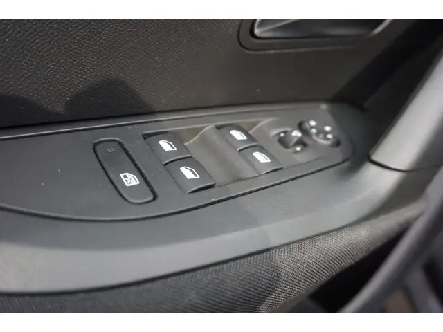 Peugeot 2008 1.2 PureTech Blue Lease Active 2020 Benzine 8