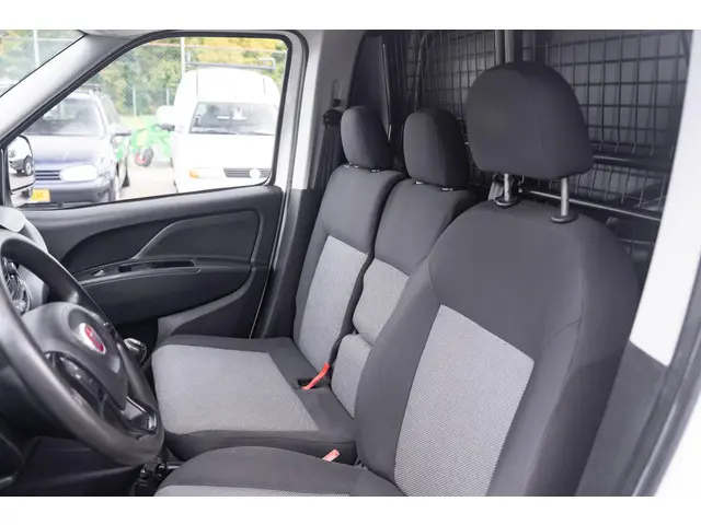 Fiat Doblò 1.3 MJet 90 pk L1H1 2015 Diesel 23