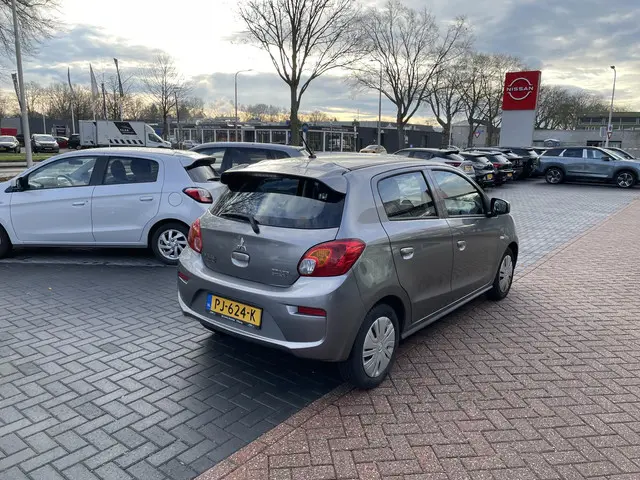 Mitsubishi Space Star 1.0 Cool+ 2017 Benzine 6