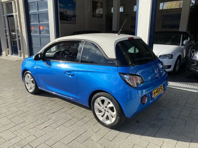 Opel ADAM 1.2 2016 Benzine 3