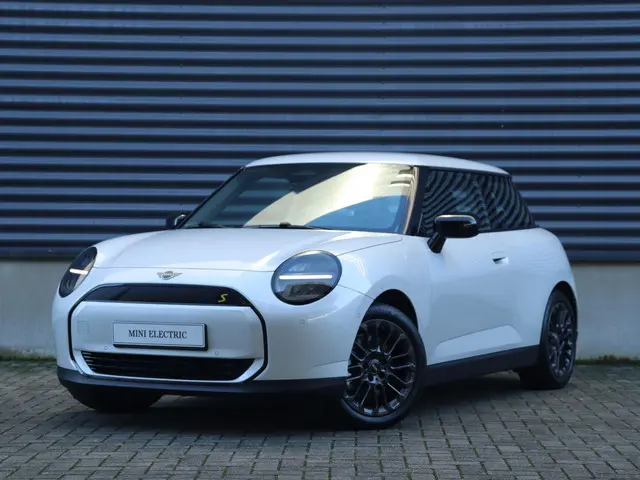 MINI Electric Cooper SE 2025 Elektrisch 30