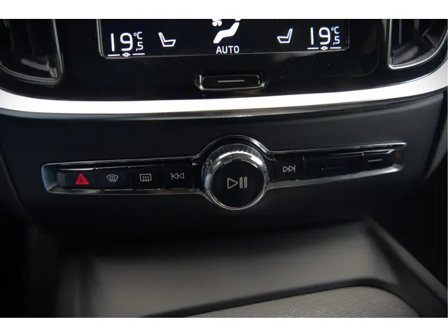 Volvo V60 2.0 B3 R-Design 2020 Hybride Benzine 56