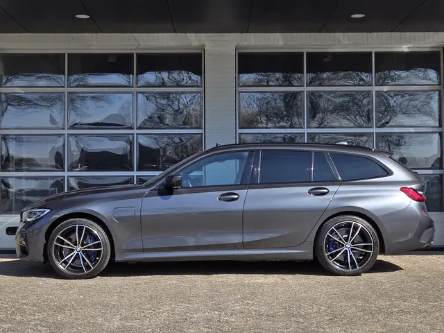 BMW 3 Serie Touring 330e xDrive 2021 Hybride Benzine 3