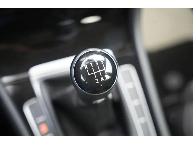 Volkswagen Golf 1.2 TSI Highline 2013 Benzine 20