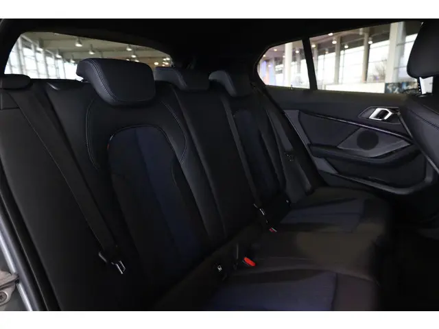 BMW 1 Serie 5-deurs 118i 2022 Benzine 9