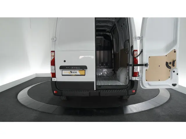 Renault Master T35 2.3 dCi 135 L2H2 Comfort 2024 Diesel 22