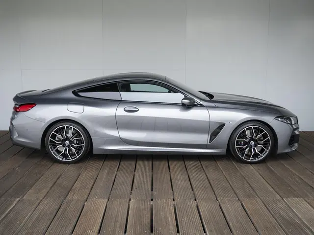 BMW 8 Serie Coupé 840i 2023 Benzine 4
