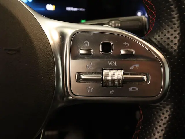 Mercedes-Benz GLA 250 e Style 2020 Hybride Benzine 37