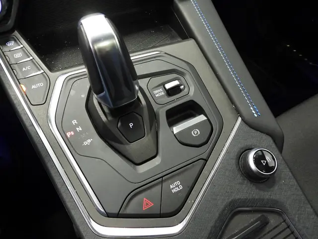 Lynk & Co 01 1.5 PHEV BlackLine 2023 Hybride Benzine 21