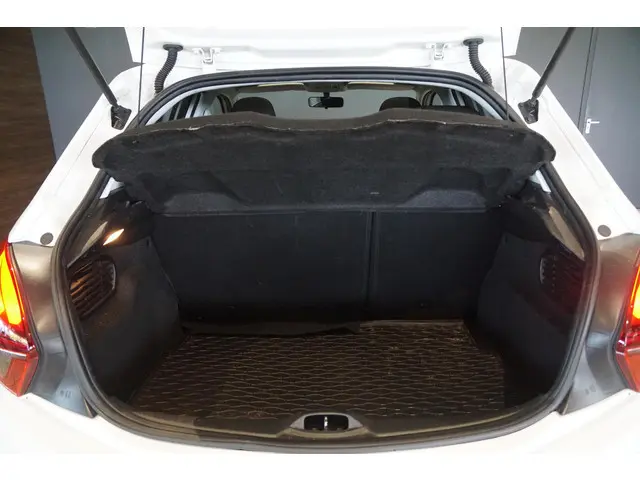 Peugeot 208 1.2 PureTech Allure 2017 Benzine 26