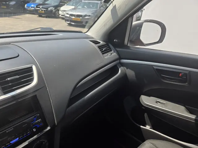 Suzuki Swift 1.2 Base 2012 Benzine 8