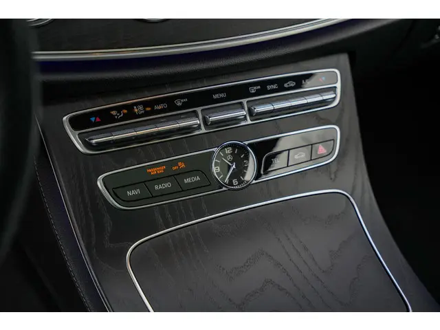 Mercedes-Benz E-Klasse Coupé 200 2018 Benzine 16