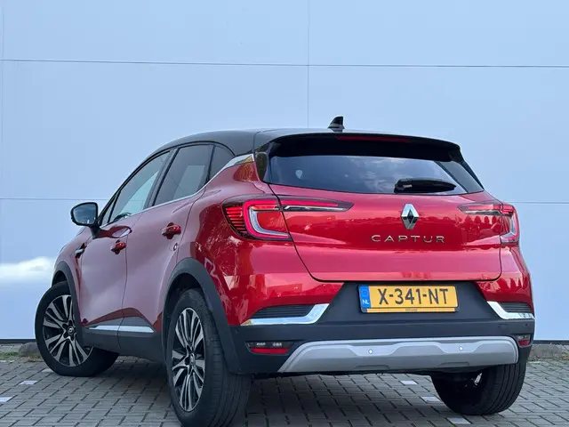 Renault Captur 1.3 mild hybrid 160 iconic 2024 Benzine 6