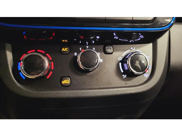 Dacia Spring Essential 27 kWh 2023 Elektrisch 8
