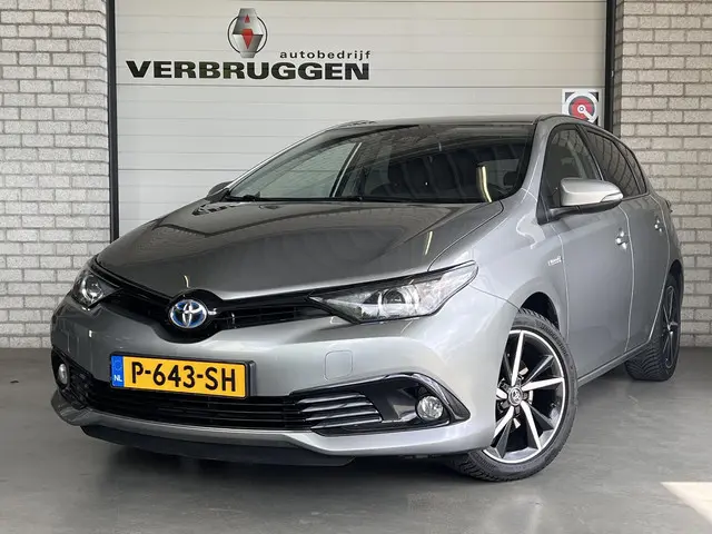 Toyota Auris 1.8 Hybrid Team D 2018 Hybride Benzine