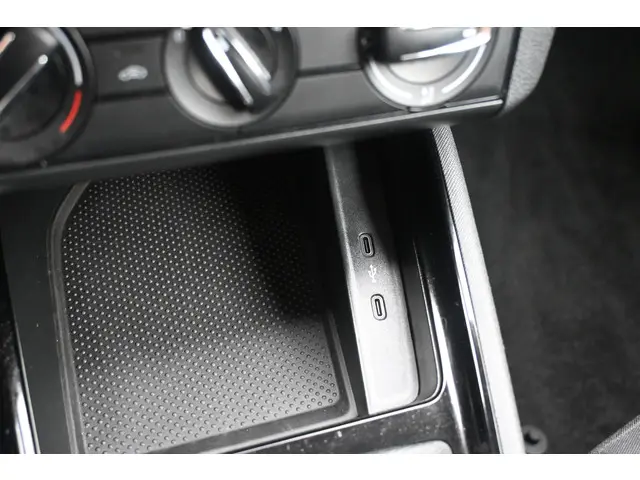 Škoda Kamiq 1.0 TSI Ambition 2021 Benzine 30