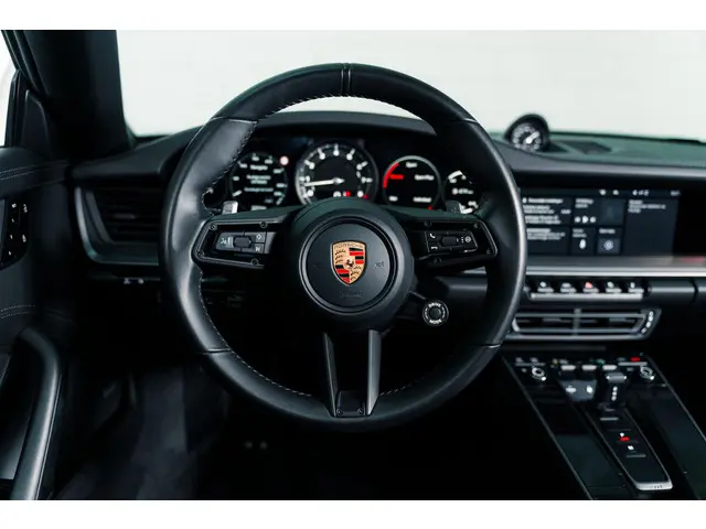 Porsche 911 Carrera 4S Cabriolet 2020 Benzine 19