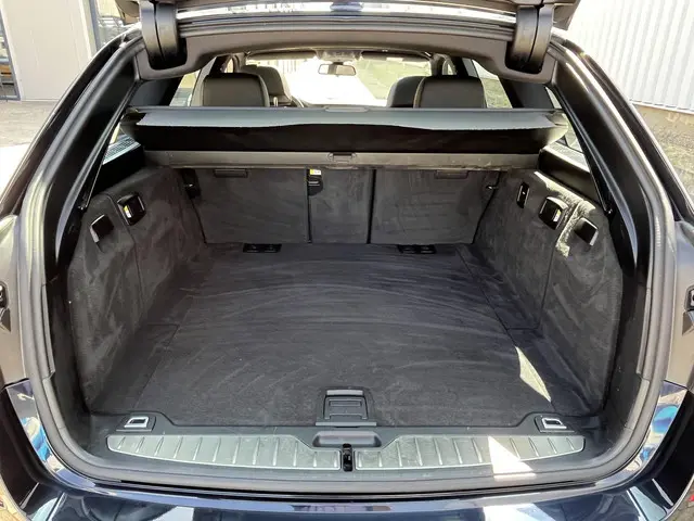 BMW 5 Serie Touring 520i High Executive 2015 Benzine 34
