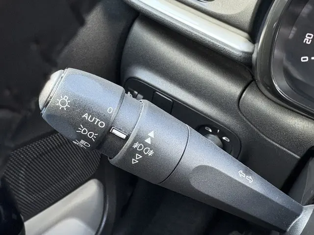 Citroën C3 1.2 PureTech Shine 2021 Benzine 21