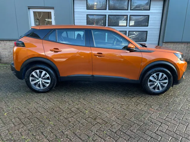 Peugeot 2008 1.2 PureTech Blue Lease Allure 2020 Benzine 4