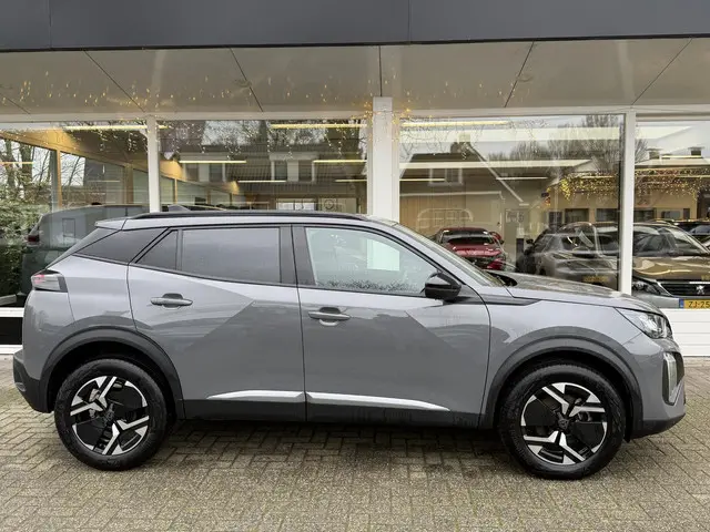 Peugeot 2008 1.2 Hybrid 145 Allure 2025 Hybride Benzine 4