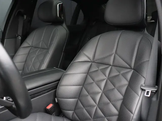 BMW 7 Serie 750e xDrive 2023 Hybride Benzine 6