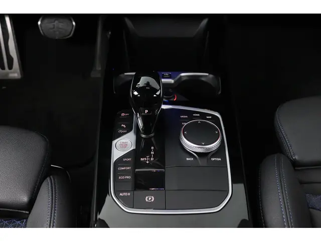 BMW 1 Serie 118i Business Edition 2022 Benzine 22