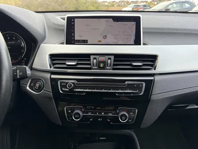 BMW X2 sDrive18i High Executive 2019 Benzine 29