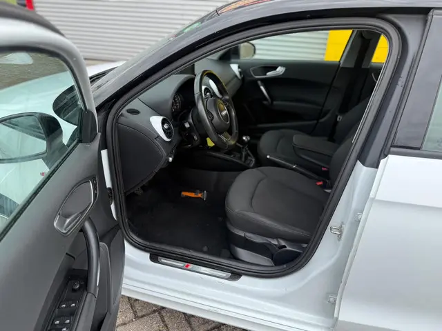 Audi A1 Sportback 1.2 TFSI S-Line Bj 2014 2014 Benzine 13