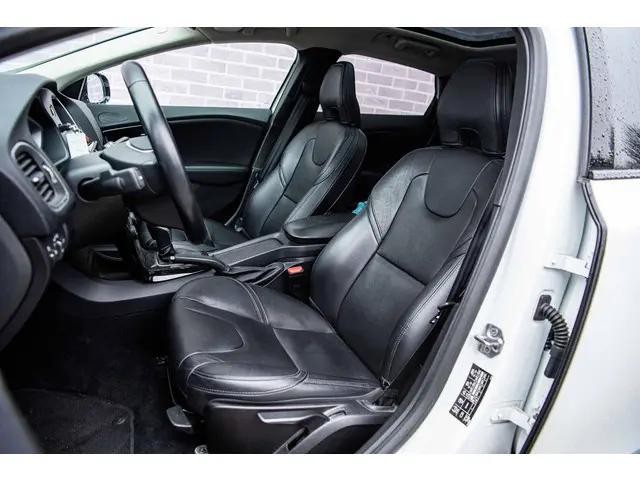 Volvo V40 1.5 T3 Dynamic Edition 2019 Benzine 6