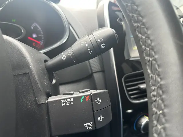 Renault Clio 0.9 TCe Limited | Trekhaak | Navi 2018 Benzine 21