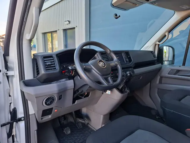 Volkswagen Crafter 35 2.0 TDI L3H3 Highline 2018 Diesel 16