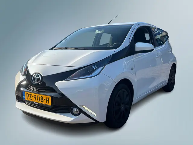 Toyota Aygo 1.0 VVT-i x-play 2017 Benzine