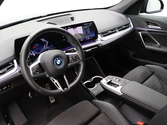 BMW X1 xDrive30e 2023 Hybride Benzine 10