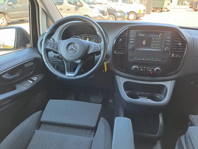 Mercedes-Benz Vito 116 CDI Lang DC Comfort 2023 Diesel 6