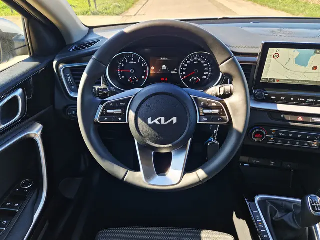 Kia Ceed 1.0 T-GDi !! 6000 km !! 2022 Benzine 28