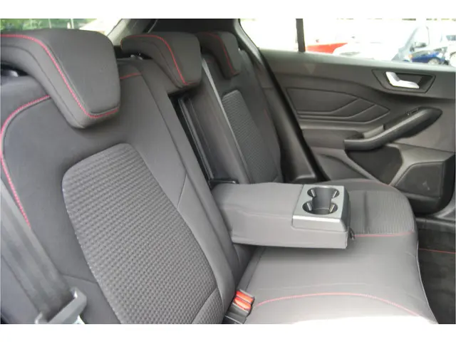 Ford Focus 1.5 EcoBoost ST-Line-X 150pk 5dr 2019 Benzine 47