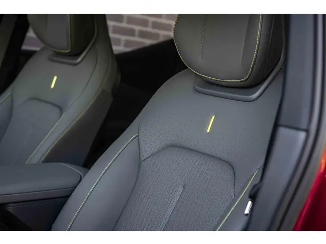 Lynk & Co 02 More 66 kWh 2025 Elektrisch 31