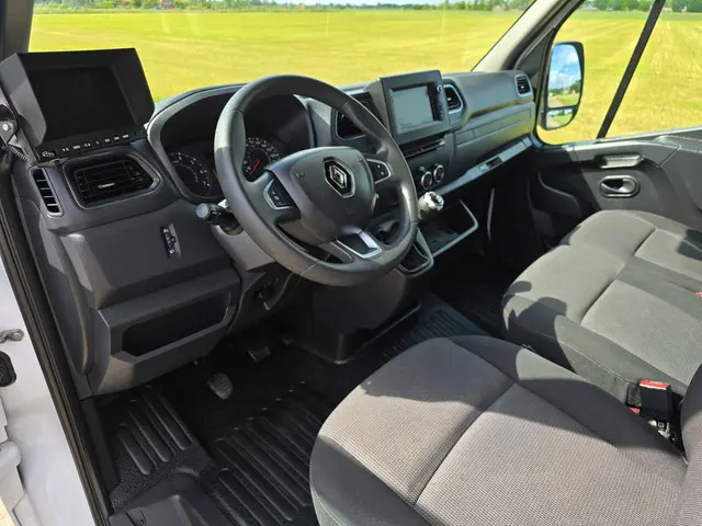 Renault Master T35 2.3 dCi Lowliner 2022 Diesel 23