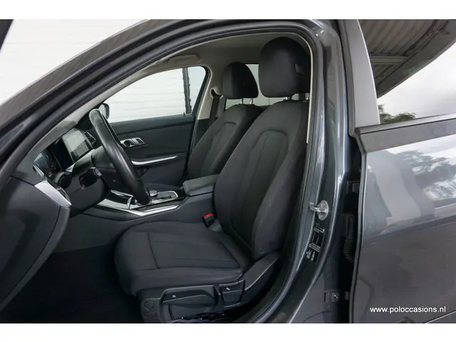 BMW 3 Serie Touring 320i 2020 Benzine 6