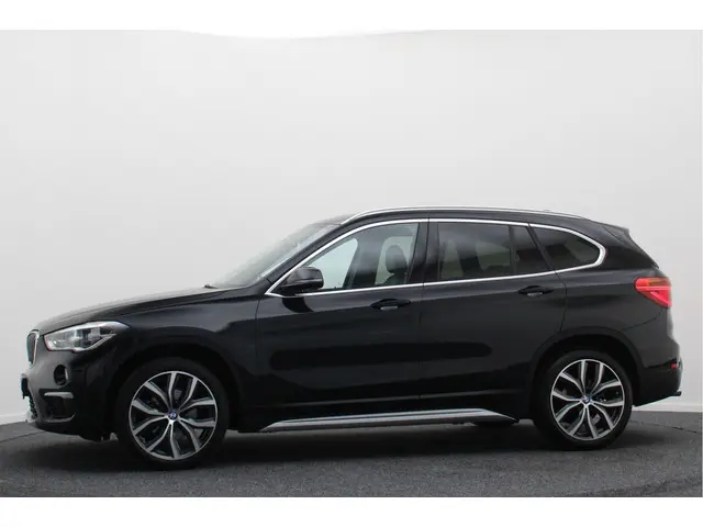 BMW X1 sDrive18i Centennial High Executive 2016 Benzine 8