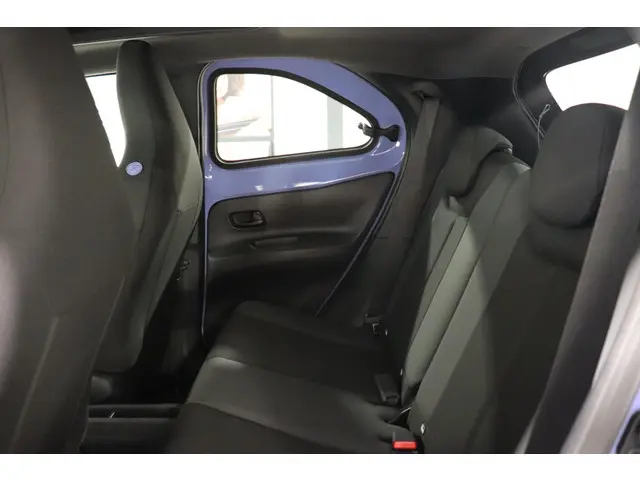 Toyota Aygo X Hybrid 115 envy, 2026 Hybride Benzine 11