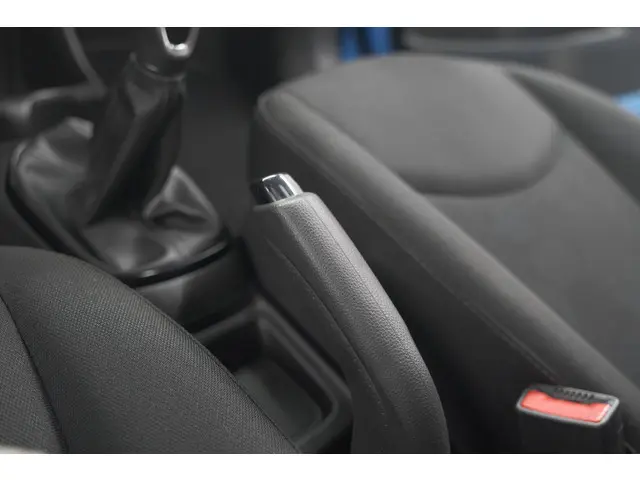 Opel KARL 1.0 Rocks Online Edition 2018 Benzine 38