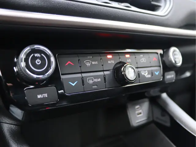 Jeep Compass 1.5T e-Hybrid Upland 2022 Hybride Benzine 61