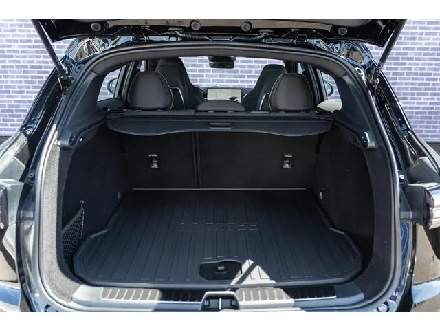 Lynk & Co 01 1.5 Core 2025 Hybride Benzine 39