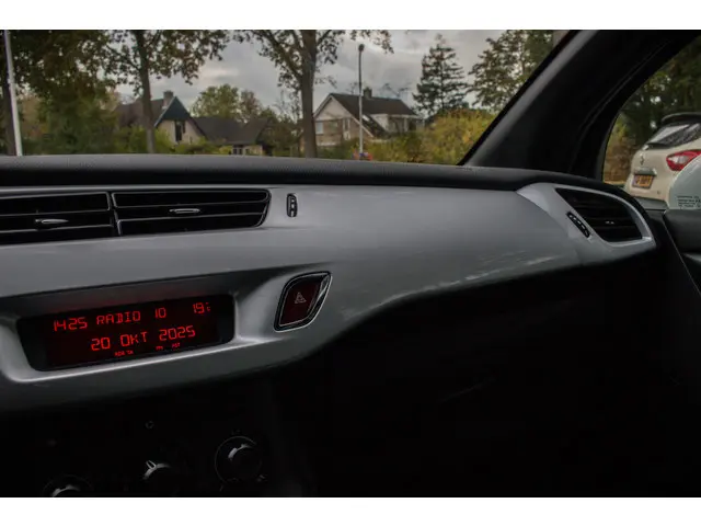 Citroën DS3 1.2 VTi Chic 2014 Benzine 11